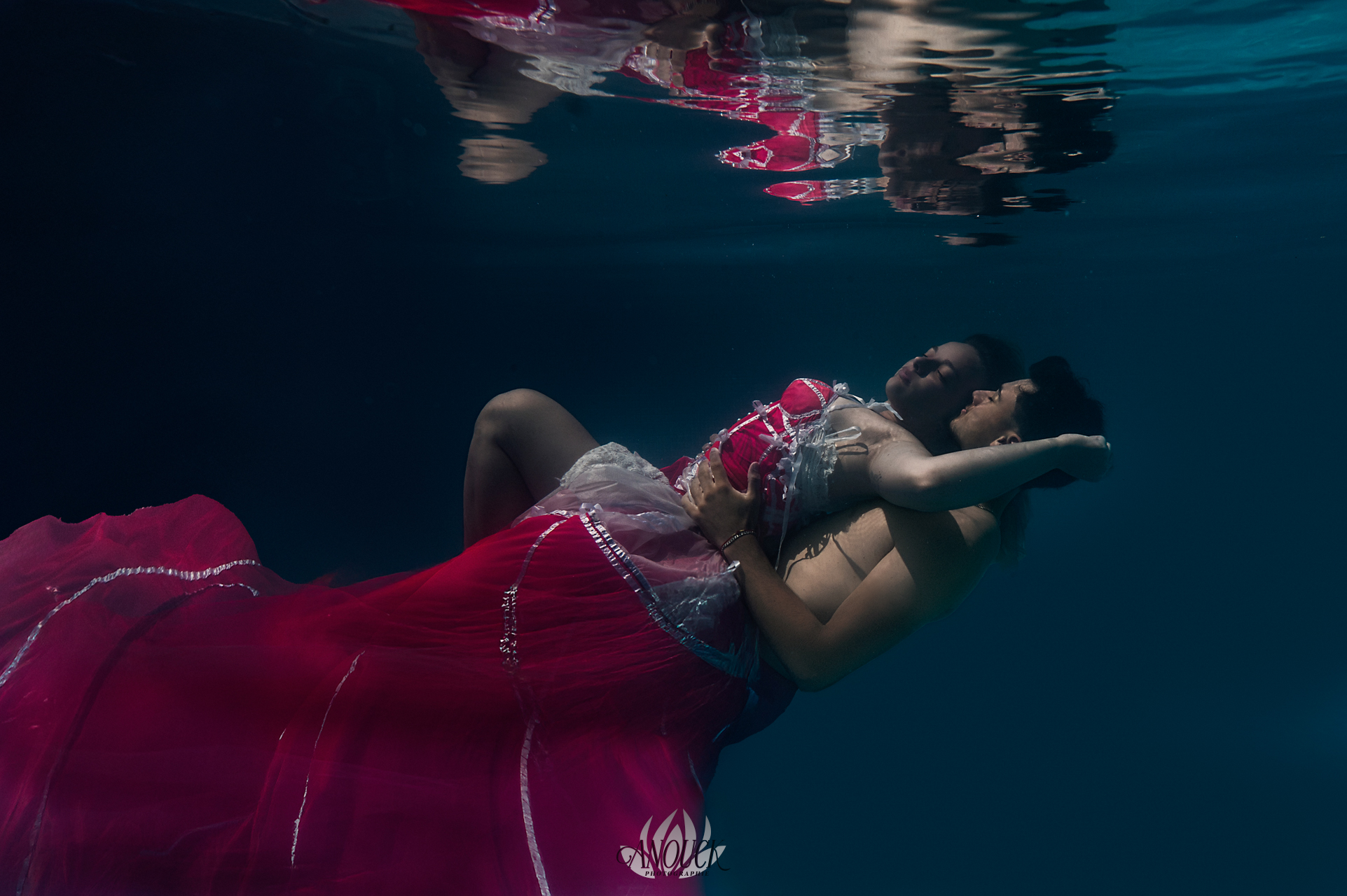 Shoot aquatique couple en Suisse Romande et Côte d Azur