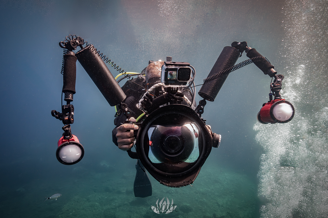 Photographe aquatique artistique en méditerranée