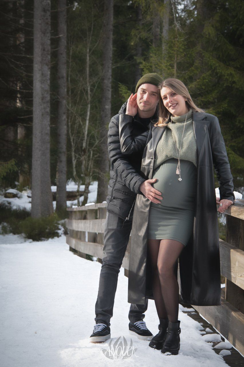 Shooting grossesse extérieur en Suisse Romande